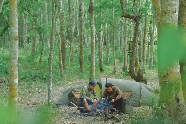 夏日戶外穿搭,套上Fjallraven北極狐新款系列擺脫黏膩感