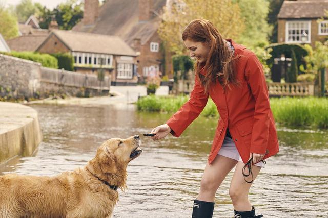這五件女款防水外套,不論去參加戶外活動(dòng)還是搭車去上班都合適