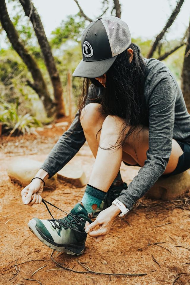 登山鞋女孩子穿,一雙女性專屬的Salomon薩洛蒙登山鞋