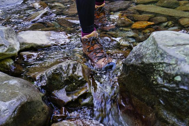 腳踩KEEN登山靴測評,沉迷登山自在快樂