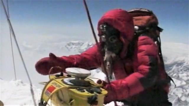 珠峰測量登山隊成功登頂珠峰,珠峰登山隊裝備大揭秘