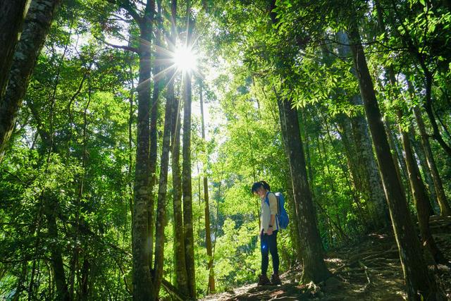 腳踩KEEN登山靴測評,沉迷登山自在快樂