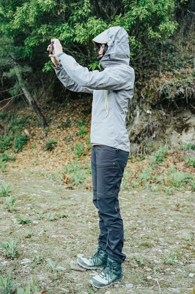 登山鞋女孩子穿,一雙女性專屬的Salomon薩洛蒙登山鞋