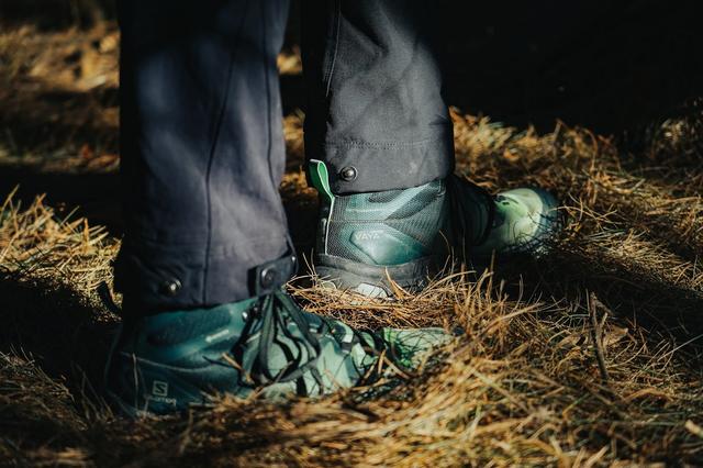 登山鞋女孩子穿,一雙女性專屬的Salomon薩洛蒙登山鞋