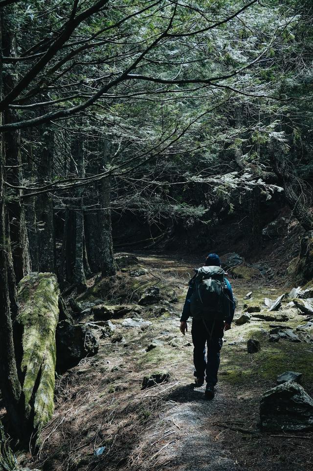 薩洛蒙salomon越野跑鞋實測,穿梭城市戶外和大自然來場親密約會