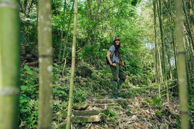 登山鞋女孩子穿,一雙女性專屬的Salomon薩洛蒙登山鞋