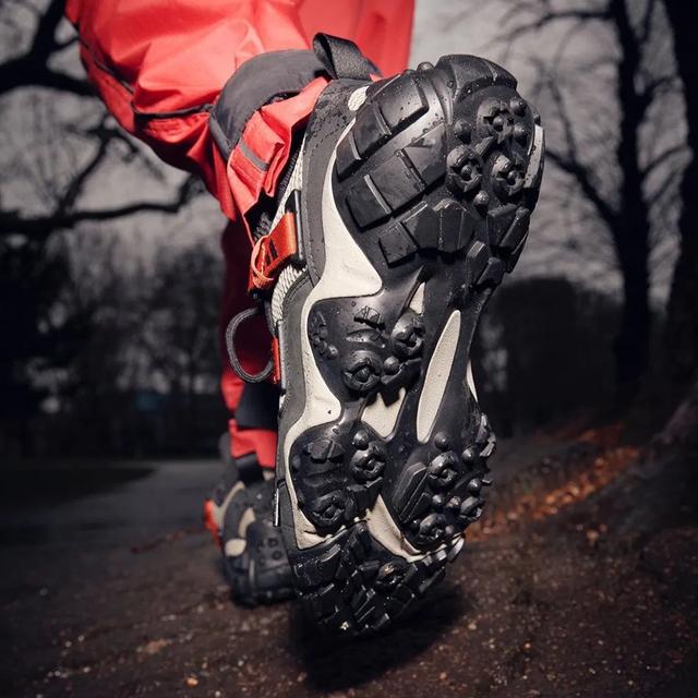 adidas阿迪達斯CONSORTIUM支線新品,山系復古怎么搭都帥