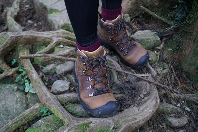 腳踩KEEN登山靴測評,沉迷登山自在快樂