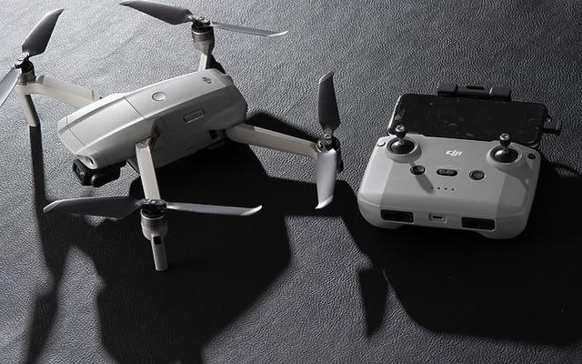 大疆DJI Mavic Air 2無人機真機開箱,航拍飛行入門之選