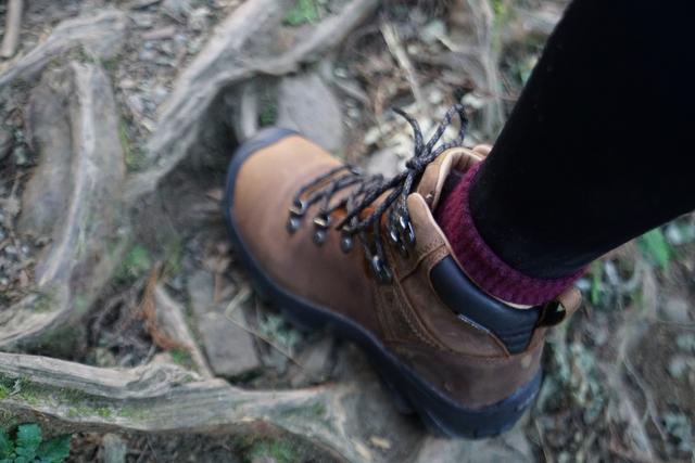 腳踩KEEN登山靴測評,沉迷登山自在快樂