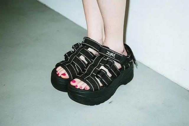 這款涼鞋竟敢說全地形都能掌握?shaka涼鞋可以關注下