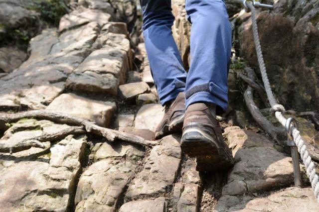 上學(xué)時(shí)買不起的戶外鞋,戶外頂尖品牌之一的LOWA低幫徒步鞋實(shí)測(cè)