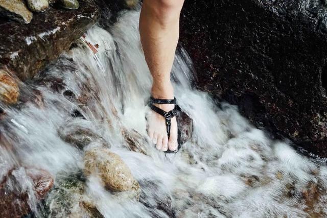 選擇適合自己的戶外涼鞋,TEVA、SUICOKE、CHACO、LUNA測試