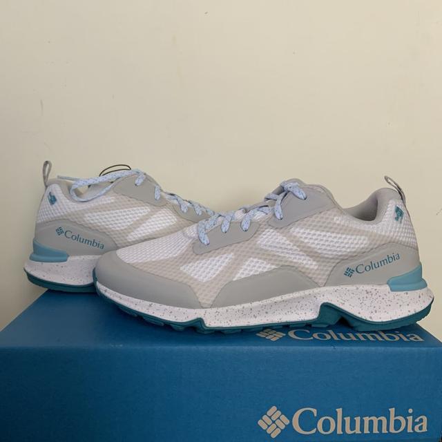 穿上Columbia哥倫比亞防水徒步鞋,隨時說走就走的輕松郊外游