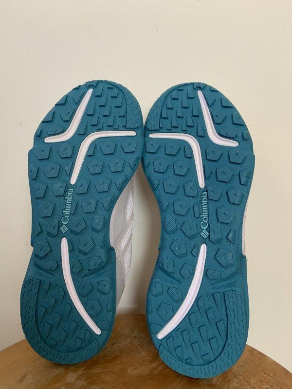 穿上Columbia哥倫比亞防水徒步鞋,隨時說走就走的輕松郊外游