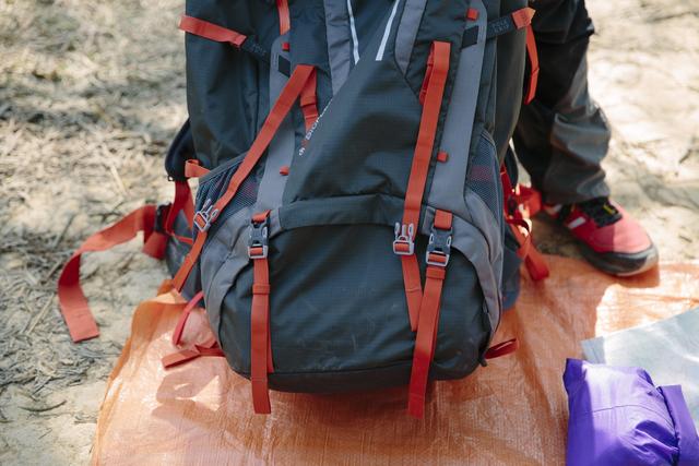 實(shí)用露營教學(xué),野外露營背包收納攻略