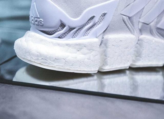 夏日搭配就要跑起來(lái),這3雙阿迪達(dá)斯adidas跑鞋介紹給大家