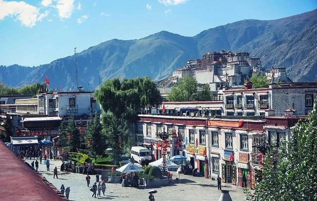 大昭寺與舊城區,每一個到拉薩旅游的人都會來的地方