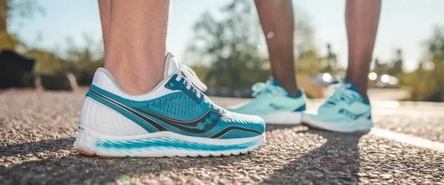 Saucony索康尼運動鞋,跑鞋中低調實用的“勞斯萊斯”