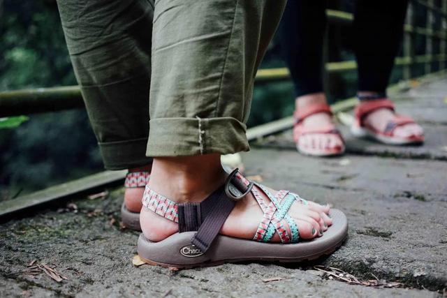 選擇適合自己的戶外涼鞋,TEVA、SUICOKE、CHACO、LUNA測試