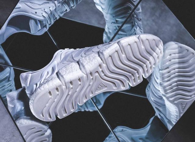 夏日搭配就要跑起來(lái),這3雙阿迪達(dá)斯adidas跑鞋介紹給大家