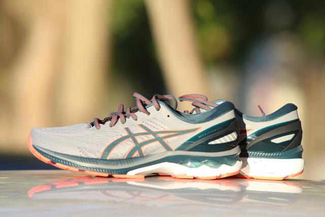 ASICS亞瑟士GEL-KAYANO 27跑鞋,讓你跑得更長久