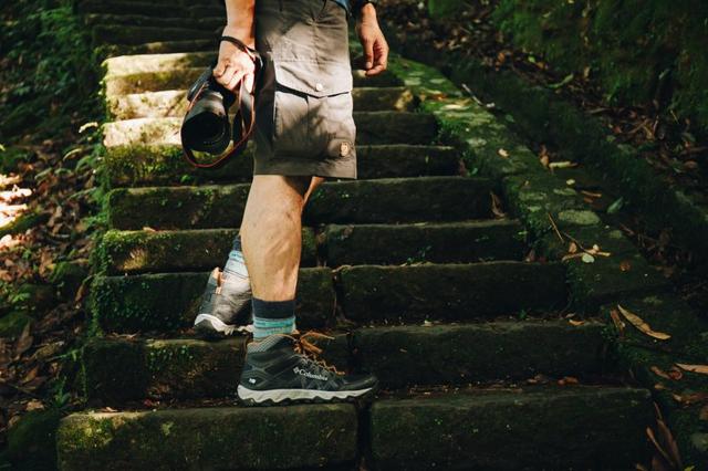 Columbia(哥倫比亞) 高幫防水徒步鞋,跋山涉水無所畏懼