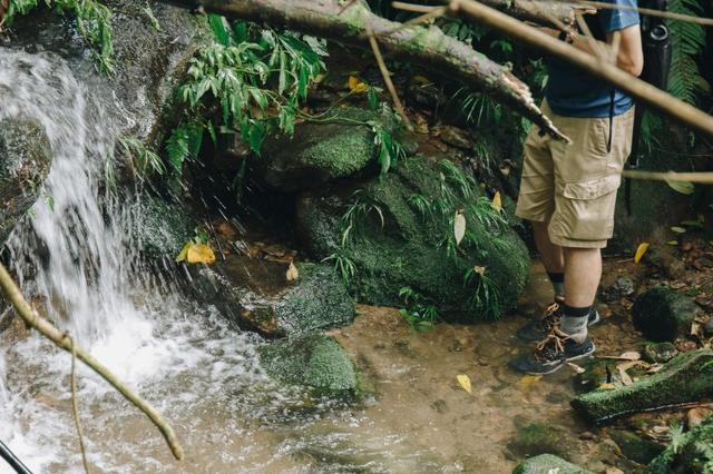 Columbia(哥倫比亞) 高幫防水徒步鞋,跋山涉水無所畏懼