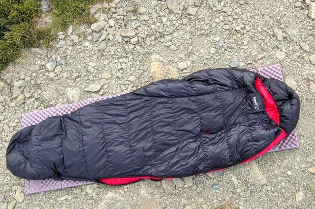 高山實測羽絨睡袋,這是一款收納小巧輕量化睡袋