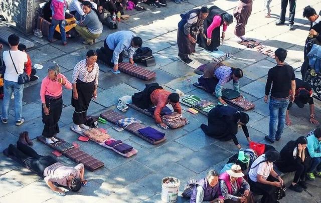 大昭寺與舊城區,每一個到拉薩旅游的人都會來的地方