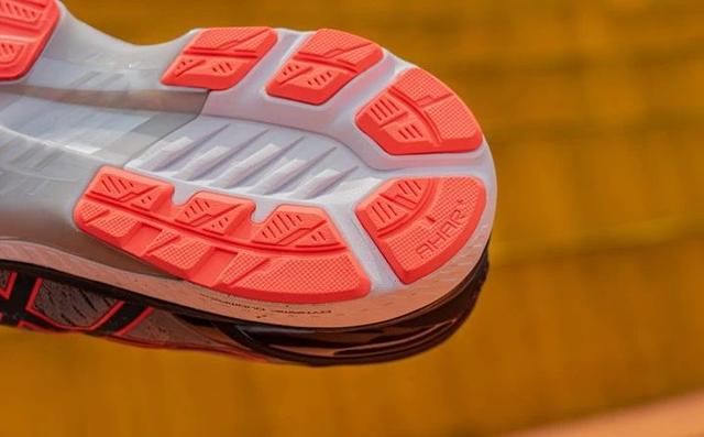 今天穿著剛買的ASICS亞瑟士GELKAYANO 27跑鞋實(shí)跑分享