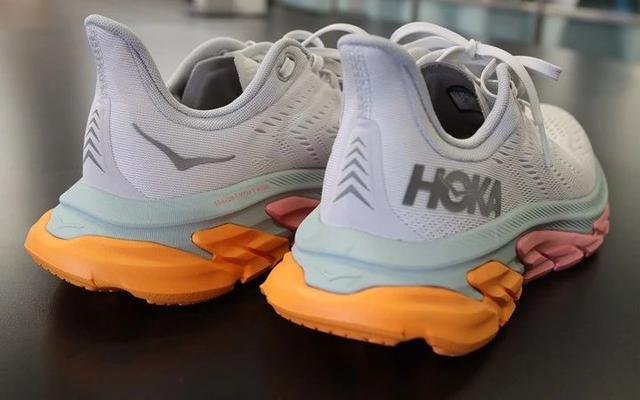 HOKA ONE ONE全新Clifton Edge系列跑鞋鞋款上市