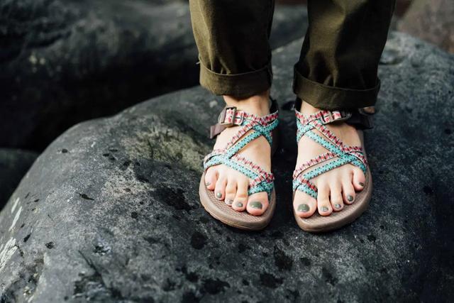 選擇適合自己的戶外涼鞋,TEVA、SUICOKE、CHACO、LUNA測試