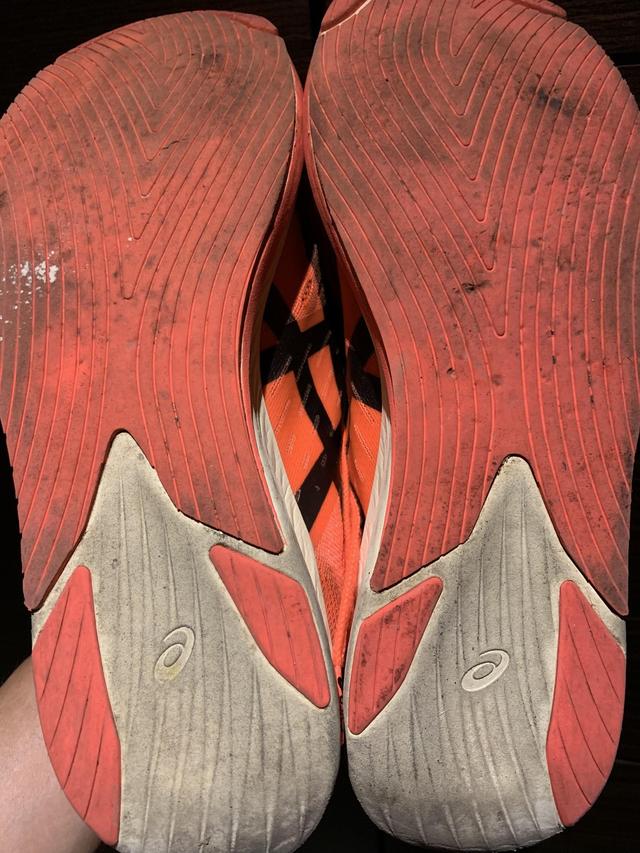 亞瑟士跑鞋上腳體驗,ASICS亞瑟士的第一雙碳板跑鞋