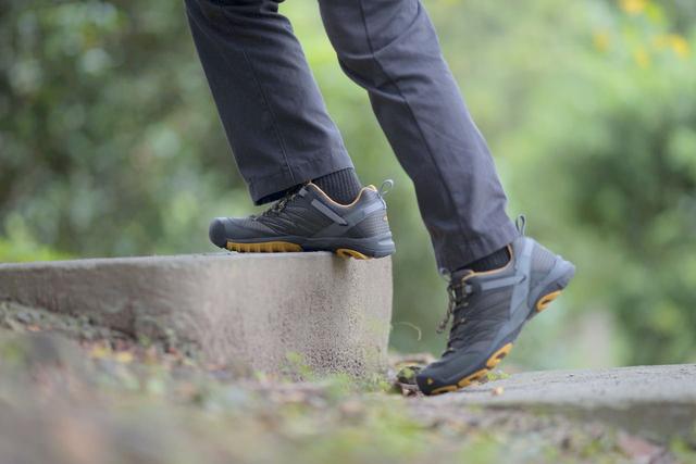 美國制造的人氣戶外休閑鞋品牌,KEEN防水透氣徒步登山鞋實測