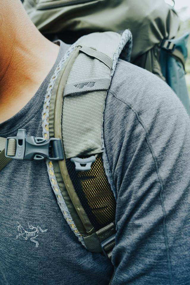 GREGORY(格里高利)新款背包開箱實測,兼具背負與輕量化的登山包