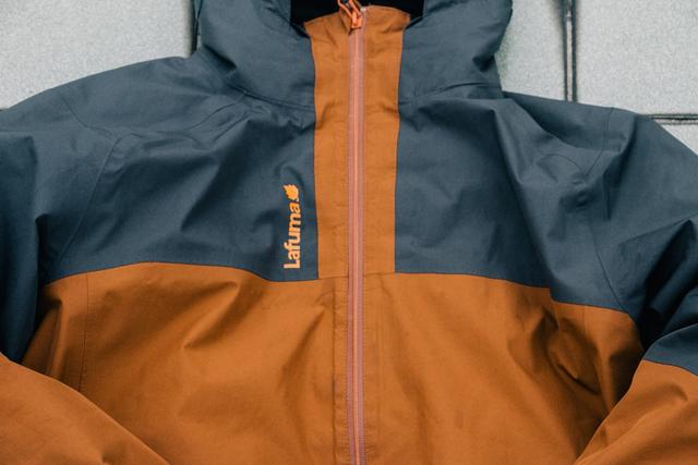 不準時的開箱,都市、旅行、郊山都能穿的Lafuma(樂飛葉)沖鋒衣