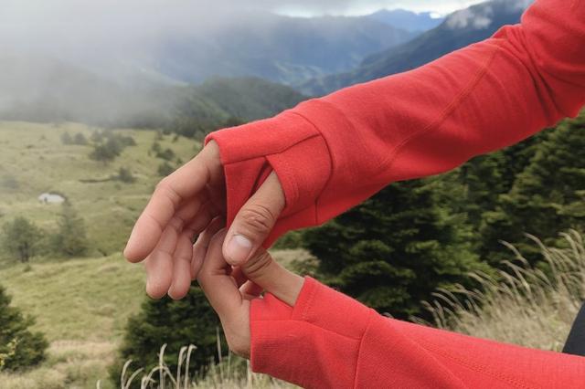 Icebreaker連帽羊毛外套評測,一穿就愛上的新西蘭戶外品牌