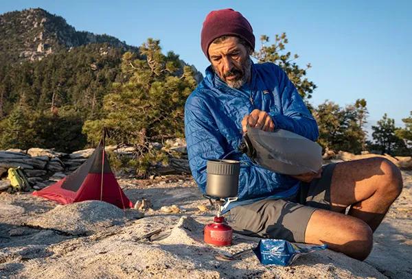 戶外徒步活動,選擇合適的輕量化裝備需要注意的