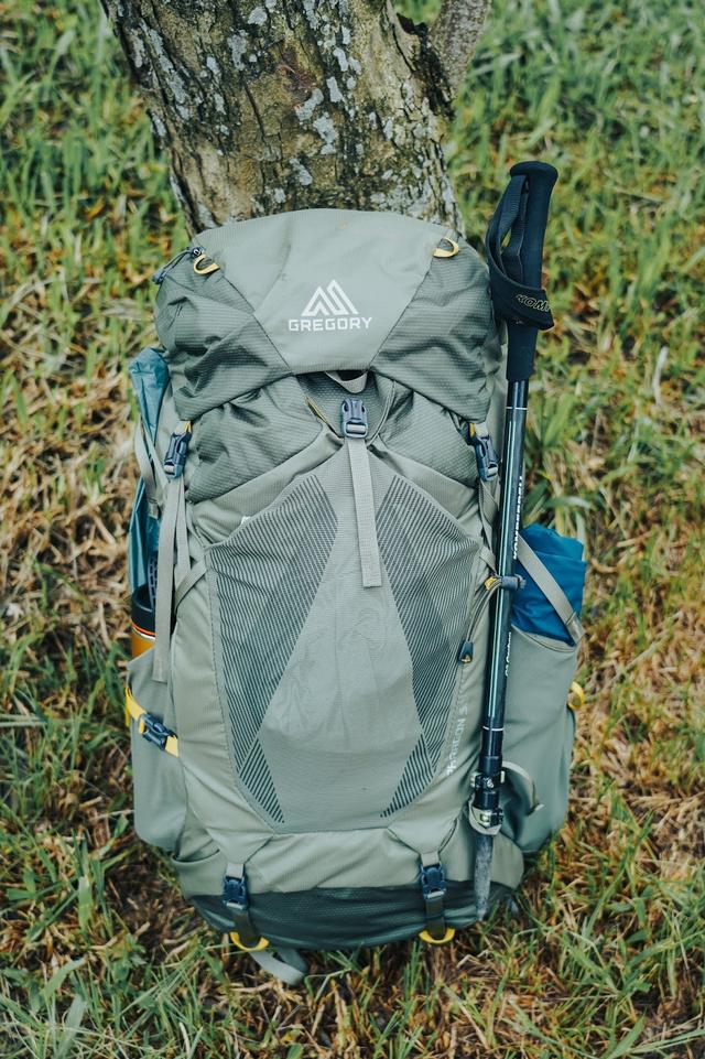 GREGORY(格里高利)新款背包開箱實測,兼具背負與輕量化的登山包