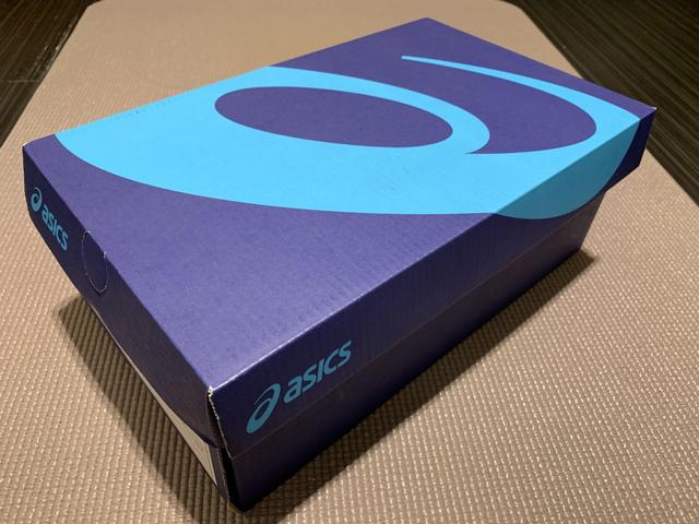亞瑟士跑鞋上腳體驗,ASICS亞瑟士的第一雙碳板跑鞋