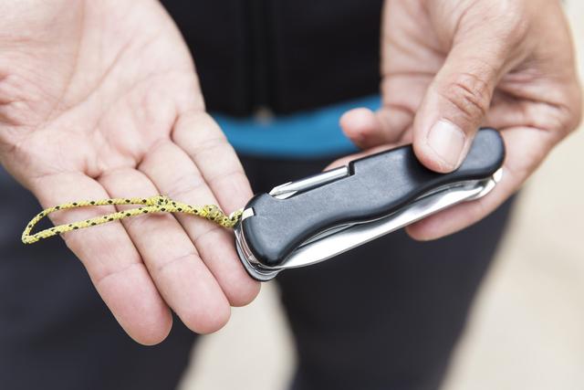 新手實用露營教學,3個使用瑞士軍刀的安全小習慣