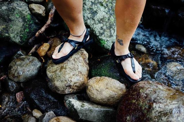 選擇適合自己的戶外涼鞋,TEVA、SUICOKE、CHACO、LUNA測試