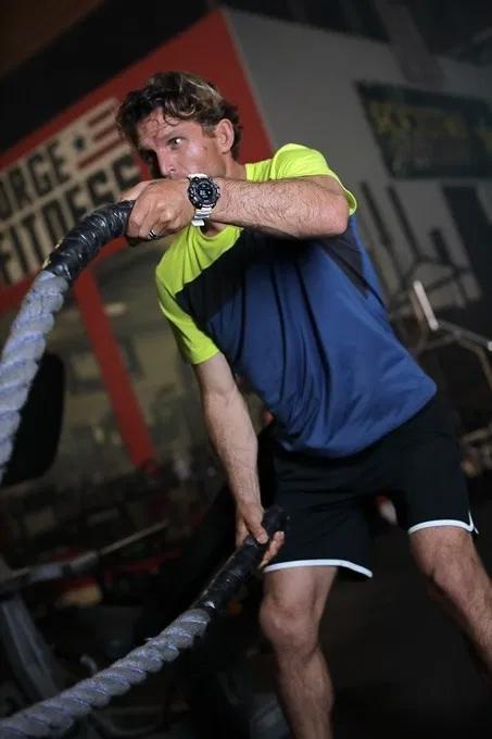 卡西歐G-SHOCK GBD-H1000,首款支持心率監(jiān)測及GPS的智能手表