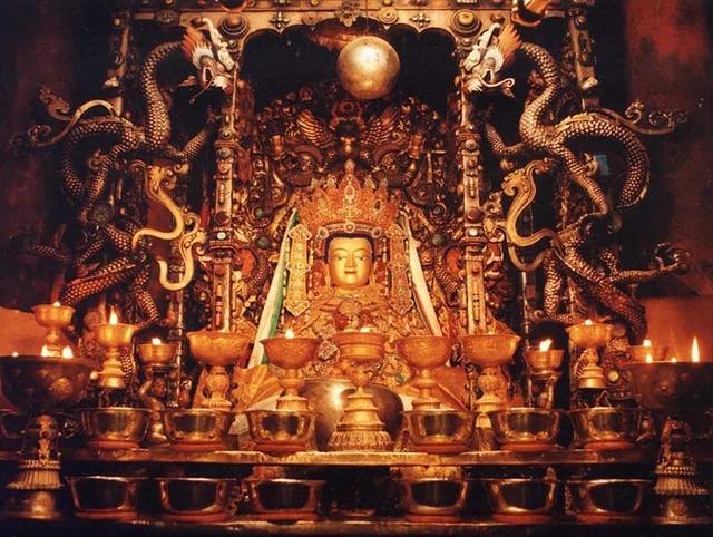 大昭寺與舊城區,每一個到拉薩旅游的人都會來的地方