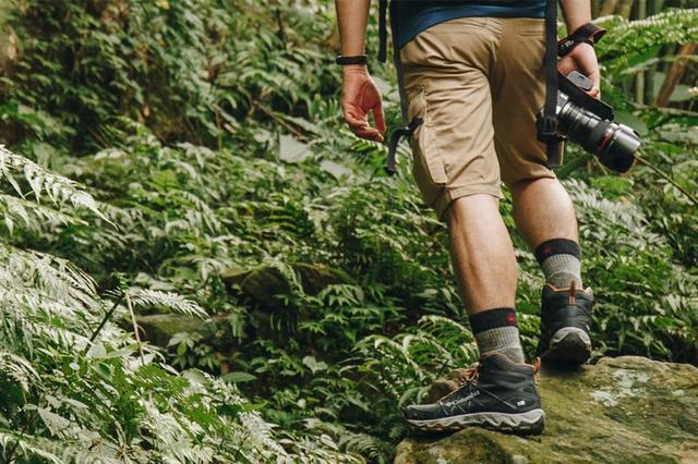 Columbia(哥倫比亞) 高幫防水徒步鞋,跋山涉水無所畏懼