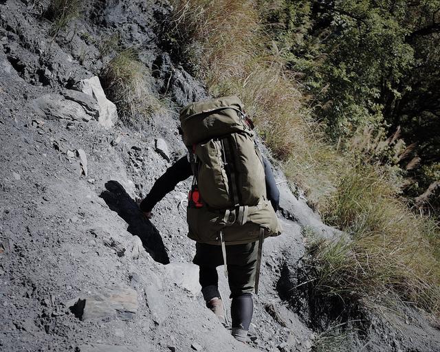 運動拖鞋品牌OOFOS是神器?還是噱頭?實測真的很舒服