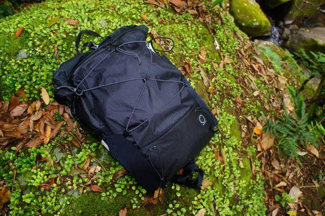 小眾日系戶外品牌山と道通勤背包開箱,山系妹子常穿的品牌