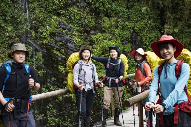 登山杖到底要用一根好還是兩根好呢?