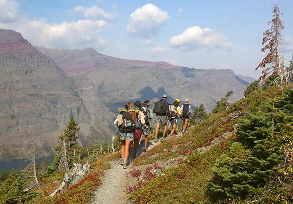 戶外徒步活動,選擇合適的輕量化裝備需要注意的